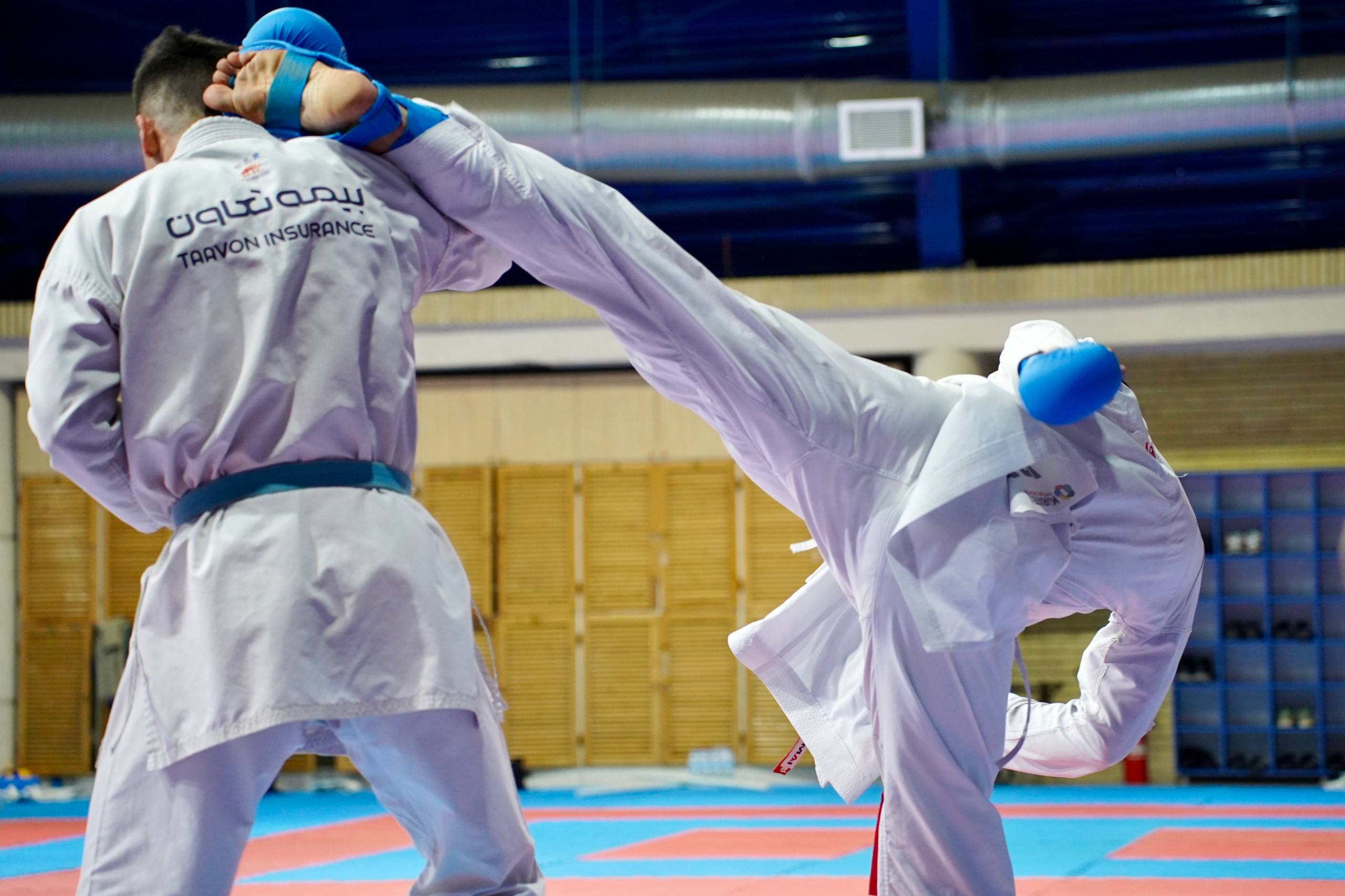 ee430b02-4392-43b8-b0b1-e840a9c36125