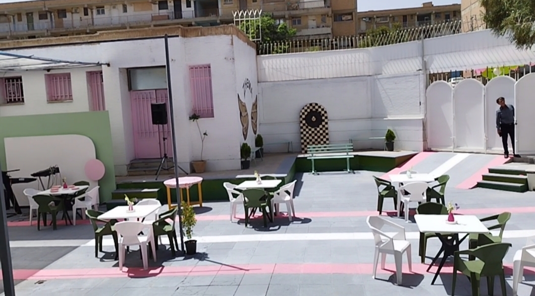 کافه دخترونه