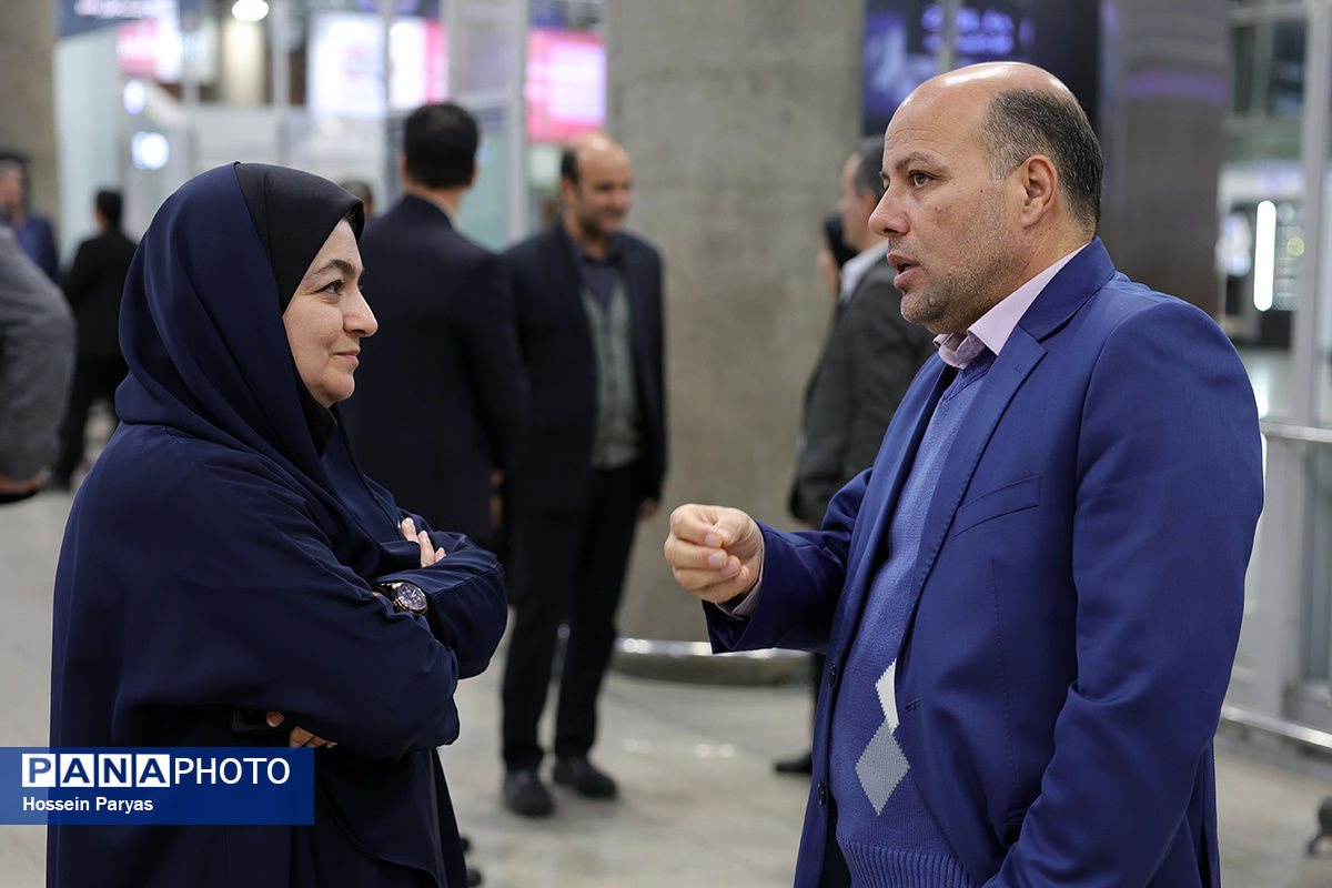 بازگشت+طلایی_پوشان+بلندقامت+دانش_آموز+ایران+با+کاپ+قهرمانی (4)