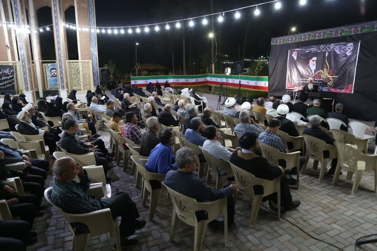 یاد امام خمینی(ره) و شهدای قیام ۱۵ خرداد در کاشان گرامی داشته شد