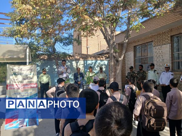 گرامیداشت هفته نیروی انتظامی در مدرسه امید شهرستان خلیل آباد