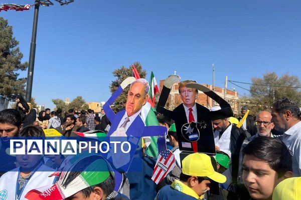 خروش هزاران دانش آموز ورامینی در ۱۳ آبان