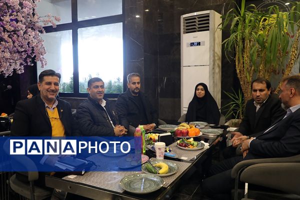 مراسم تقدیر از مربیان و مشاوران به مناسبت هفته امور تربیتی در پیشوا 