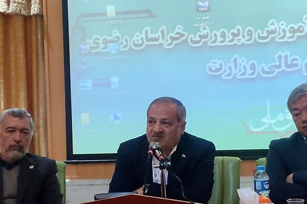 تمرکز کامل مدیران باید بر خدمت به مردم باشد