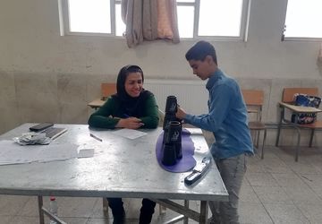 رقابت دانش‌آموزان پسر دبستانی ناحیه 3 شیراز در المپیاد بازی‌های فکری
