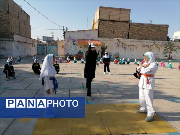 المپیاد ورزشی در مدرسه شهید نجفیان خلیل آباد 