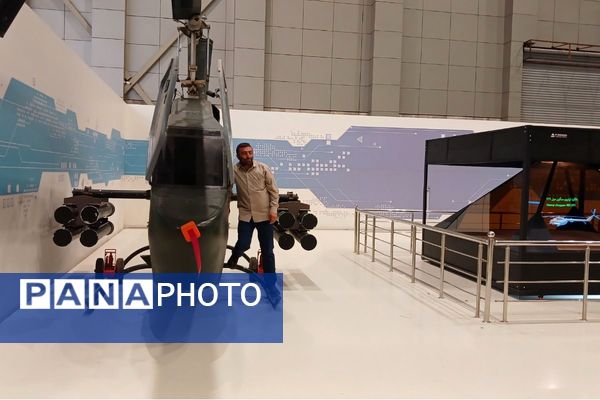 بازدید فرهنگیان بسیجی و دانش‌آموزان ملارد از نمایشگاه هوا و فضا