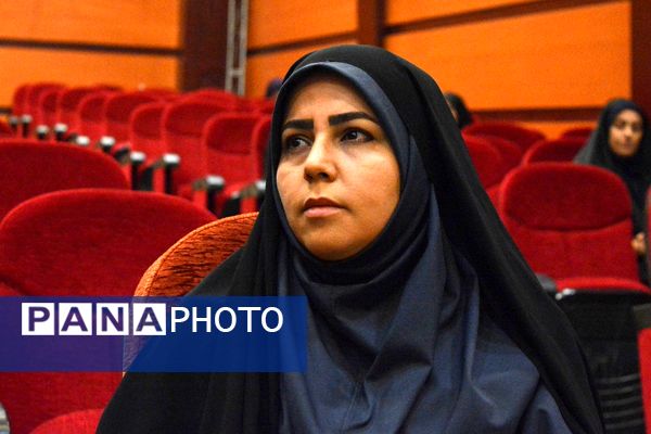 نشست هم‌اندیشی معاونین پرورشی، روحانیون امین و ائمه جماعات در بهارستان‌دو