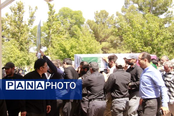 خاکسپاری پیکر پاک  سردار سرافراز اسلام شهید محمد کاظمی و شهدای جنگ تحمیلی در مشهد