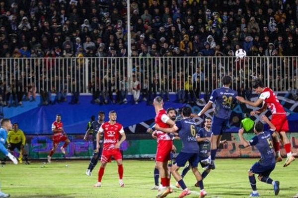 پیروزی پرسپولیس در نیمه اول بازی با ملوان