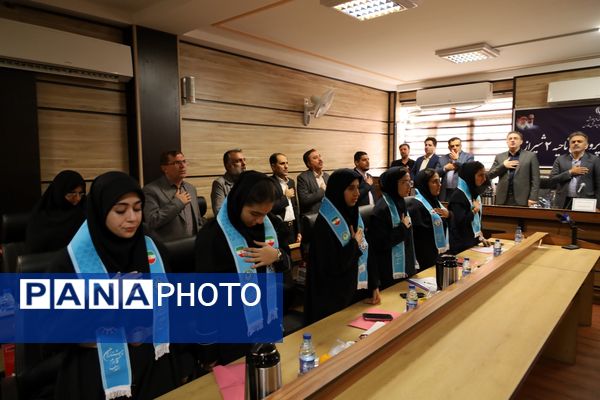 دیدار معاون پرورشی و فرهنگی وزارت آموزش و پرورش با نمایندگان دختر تشکل‌های دانش‌آموزی شیراز