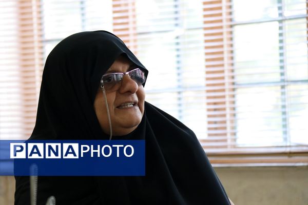 نشست هم‌اندیشی معاونت پرورشی و فرهنگی اداره‌کل آموزش و پرورش با ناحیه 4 مشهد