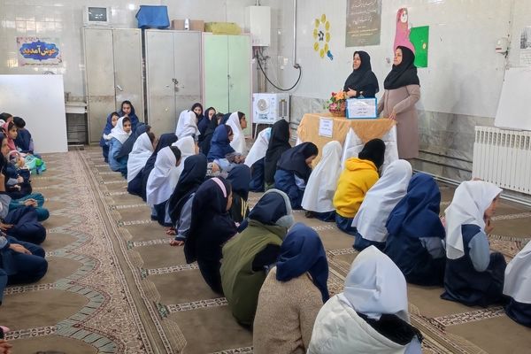 کارگاه آموزشی دانش‌آموزان در هفته پدافند غیرعامل (پدافند زیستی) در مدرسه شهید خاقانی شهرستان شیروان