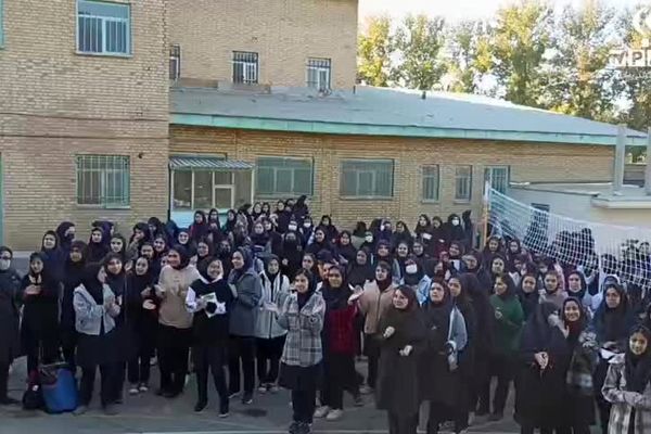 روز میلاد حضرت زینب(س)، روز لبخند و مهربانی در دبیرستان عشقی‌فرد