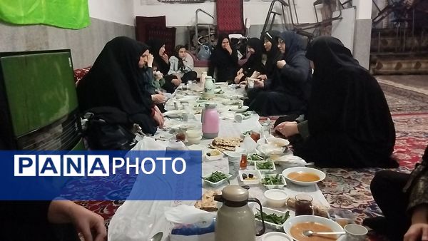 ضیافت افطاری در دبستان دخترانه مهندس رحمانی فرد ناحیه ۱ مشهد مقدس