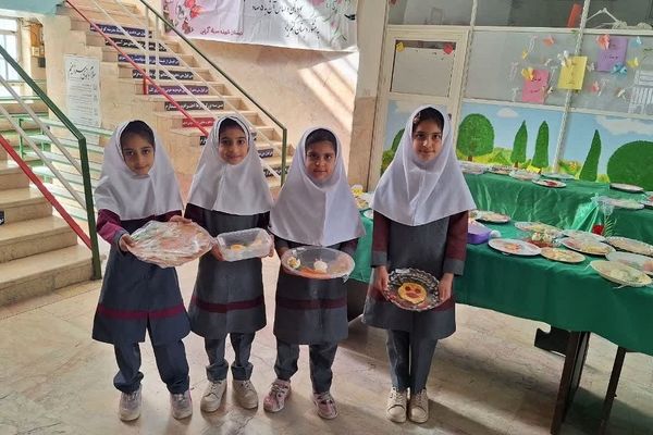 برگزاری روز جهانی تخم‌مرغ در دبستان دخترانه شهید جمیله کریمی شهرستان زارچ 