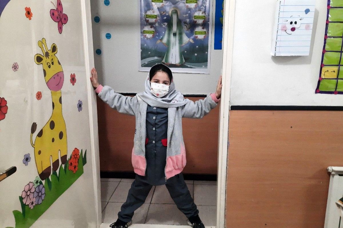 مانور سراسری زلزله و ایمنی با شعار "مدرسه ایمن، جامعه تاب‌آور" در مدرسه سارا شهرستان ملارد