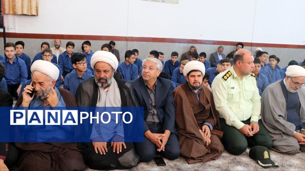 زنگ نماز در دبیرستان برزگر با حضور آیت الله علم الهدی 