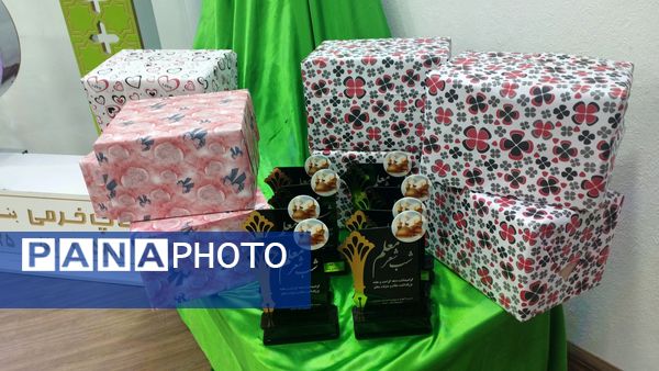 برگزاری برنامه شب شعر در شهرستان خلیل‌آباد