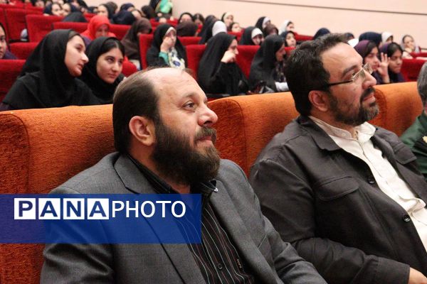 برگزاری جشن روز دختر با همکاری کانون خدمت رضوی و نهادهای آموزشی در منطقه 14 تهران 