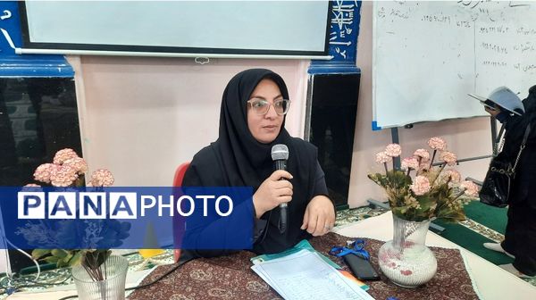 نشست صمیمی انجمن و اولیا پایه هفتم در دبیرستان فرهنگیان ناحیه۷ مشهد