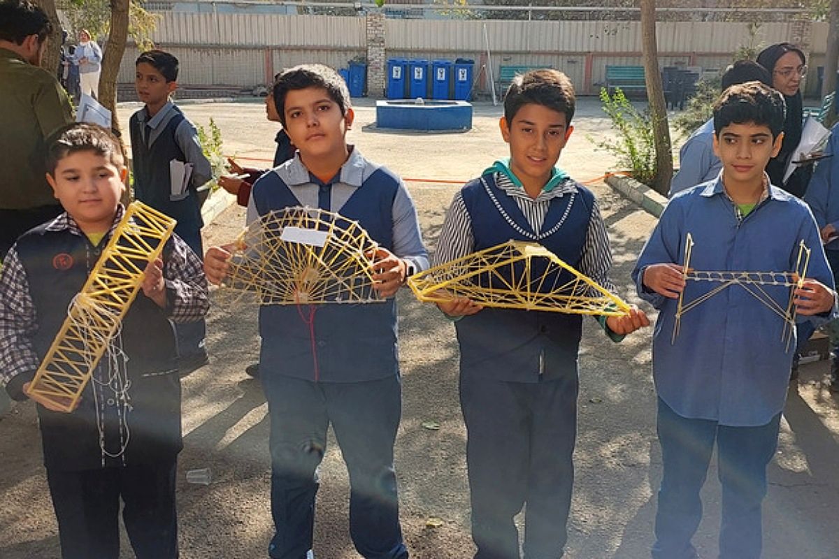 برگزاری مسابقات روز آزمایشگاه در پژوهش سرای بصیرت یک ناحیه دو شهرری 