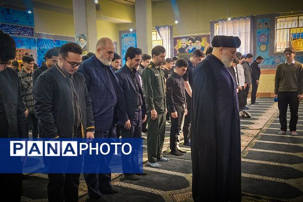 طنین نوای عشق و عزا؛ مراسم عزاداری دهه دوم فاطمیه در مدارس بهارستان‌دو