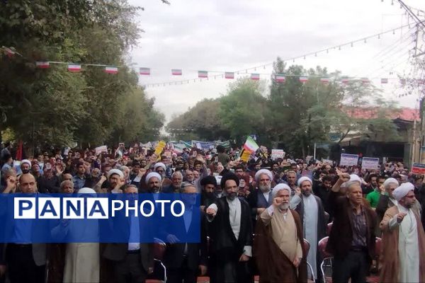 حضور پرشور مردم کاشان در راهپیمایی روز 13 آبان