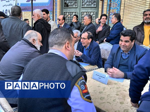 برپایی میز خدمت در نمازجمعه ملارد؛ حل سریع مشکلات مردم در حاشیه نمازجمعه