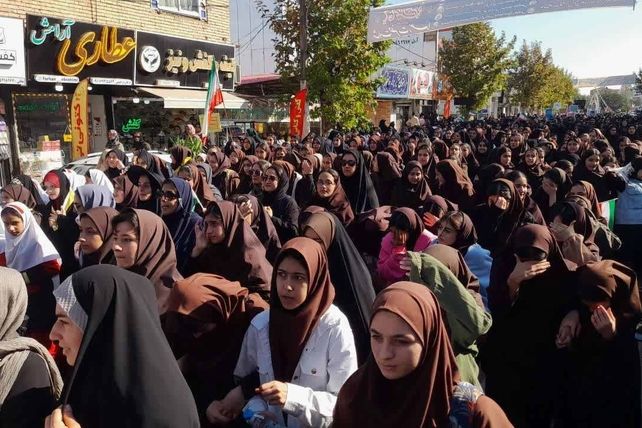 راهپیمایی ۱۳ آبان در منطقه رحیم‌آباد