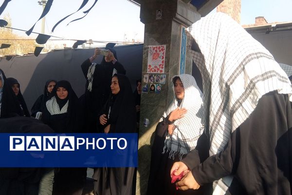 مراسم غبار‌روبی مزار شهدای گمنام در ناحیه دو شهرری 