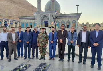 غبارروبی مزار مطهر شهدای شهرضا 