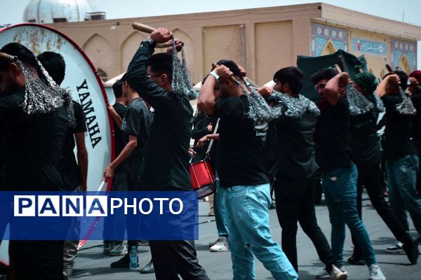 زابل در ماتم حسین؛ گلزار شهدا شهرستان زابل میزبان اشک و شور عزاداران حسینی