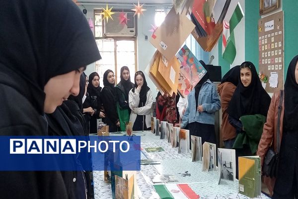 بازدید دانش‌آموزان دبیرستان عفت از کانون پرورش فکر کودکان و نوجوانان پارس‌آباد