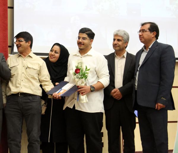 تجلیل از دانشآموزان برگزیده کنکور سراسری شهرضا