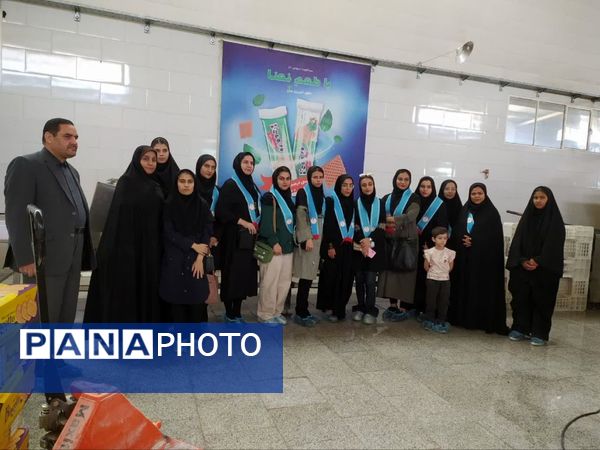بازدید اعضای کانون دانشجویی دانشگاه آزاد کاشمر از کارخانه صنعتی بیسکوتو 