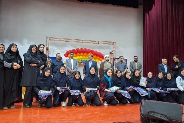 برگزاری جشن ستارگان دبیرستان دخترانه هیات امنایی نیایش