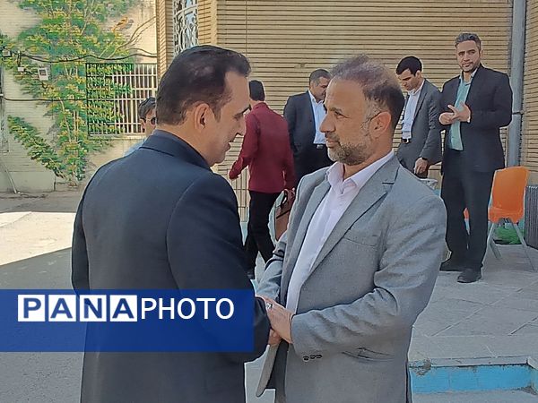 زیارت دسته جمعی معلمان در حریم قدس رضوی 