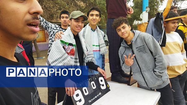 مسابقه والیبال بین دو تیم منتخب دبیران و منتخب دانش آموزان در دبیرستان شاهد ابوذر غفاری 