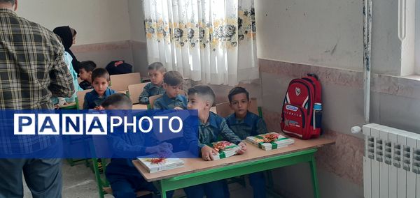  جشن شکوفه ها در دبستان شهید محمدی شهر نسر 
