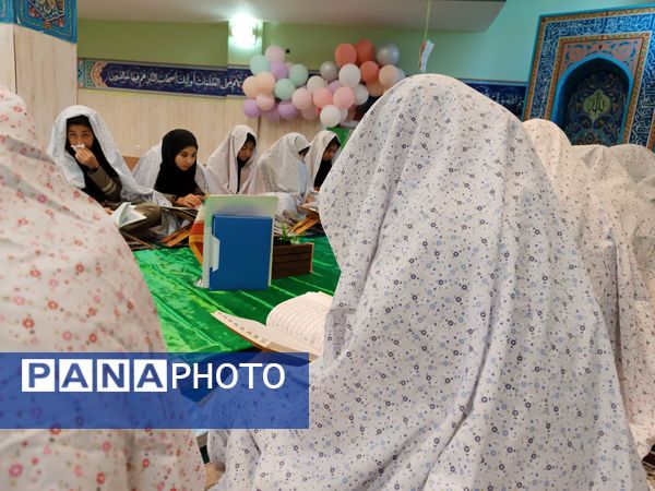 برگزاری محفل انس با قرآن در دبیرستان شهدای اقتدار ملارد با یاد و نام سیدحسن نصرالله