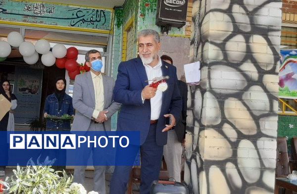 جشن جوانه‌ها و مراسم آغاز پایه هفتم در دبیرستان دخترانه فاطمه الزهرا در شهرستان فیروزکوه