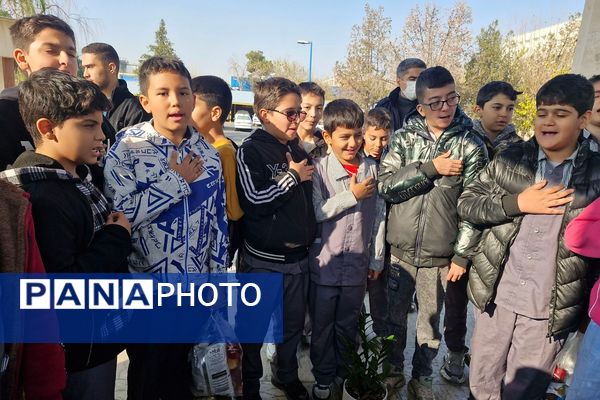 بازدید دانش آموزان ناحیه دو شهرری از نمایشگاه پژوهش اداره کل شهرستانهای استان تهران 