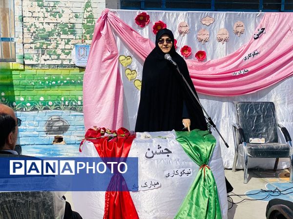 نواختن زنگ جشن نیکوکاری در دبستان زینب قهرمانی مه ولات