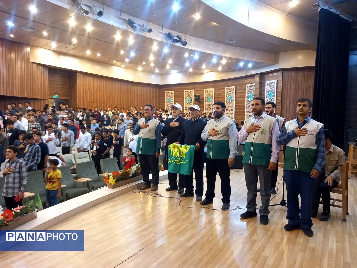 جشن میلاد حضرت رضا (ع) با حضور دانش آموزان قرآنی در سبزوار