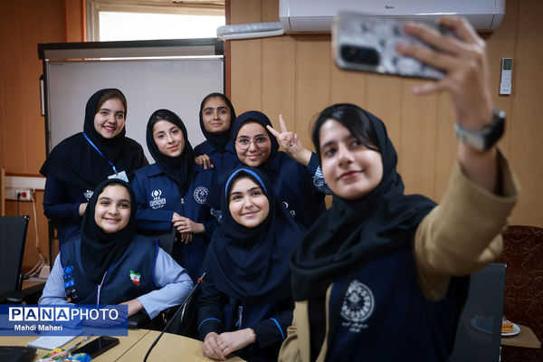 نشست صمیمی معاون آموزش متوسطه وزارت آموزش و پرورش با دانش‌آموز خبرنگاران خبرگزاری پانا