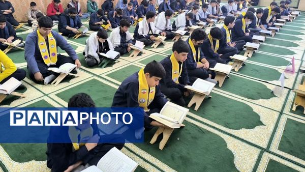 محفل انس با قرآن در دبیرستان سما 