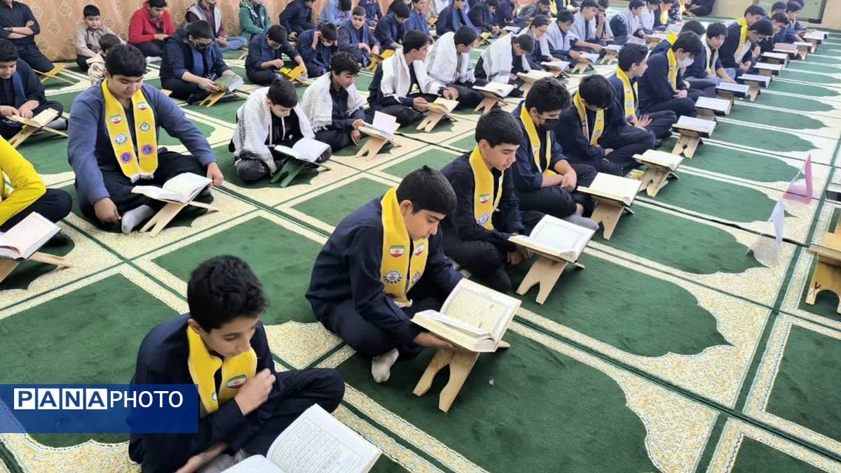 محفل انس با قرآن در دبیرستان سما 