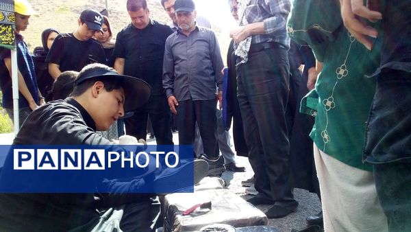 مشارکت دانش‌آموزان و فرهنگیان در اجرای برنامه‌های فرهنگی مسیر پیاده‌روی جاماندگان اربعین