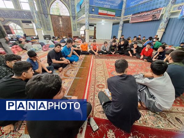 اعتکاف دانش‌آموزی در مسجد جامع قائمشهر